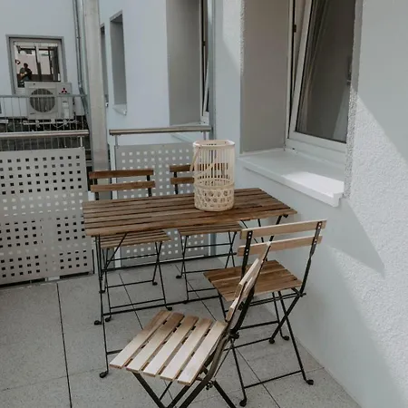 Stilvoll In Frankfurt Hoechst - Feeling At